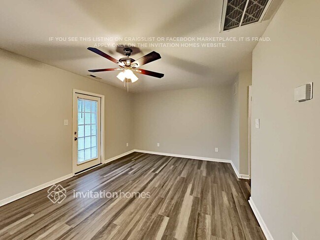 Foto del edificio - 306 Whitehall Ct
