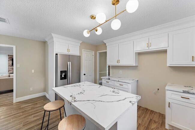 Building Photo - 2803 Blue Glen Ln