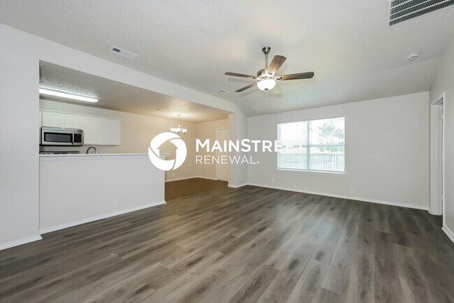Foto del edificio - 3 Bedroom Pet-Friendly Home in Seagoville,...