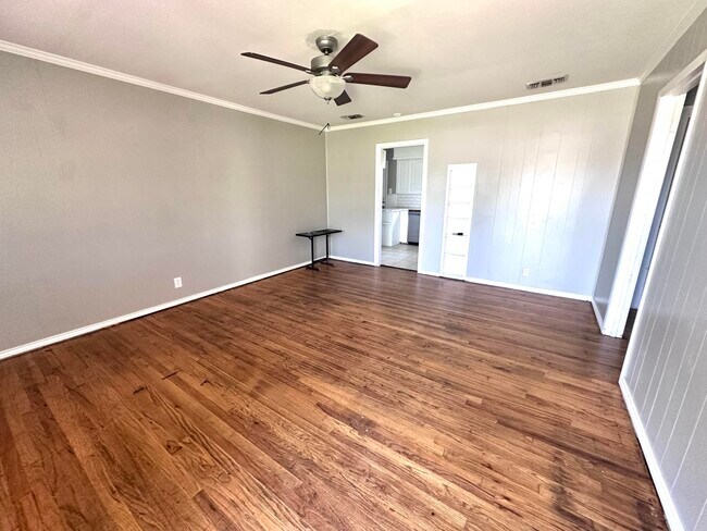 Foto del edificio - 6501 Avenue T