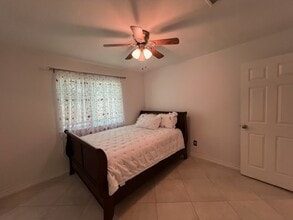 Building Photo - 5 Deerfoot Ct