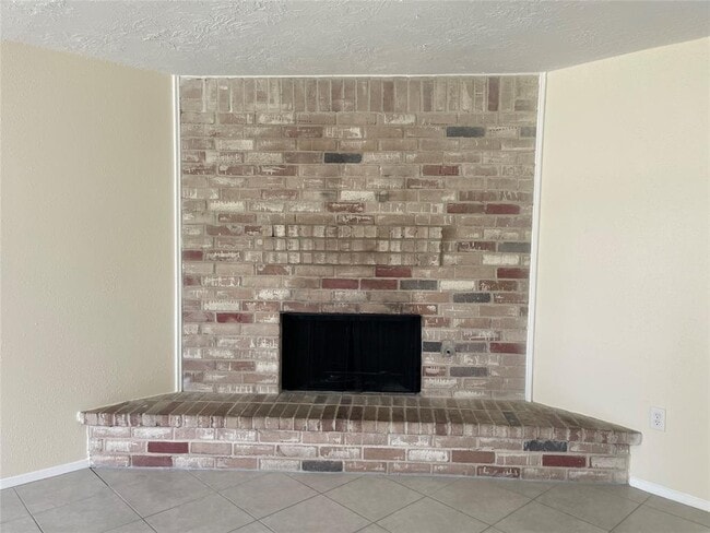 Building Photo - 16219 Delgado Dr