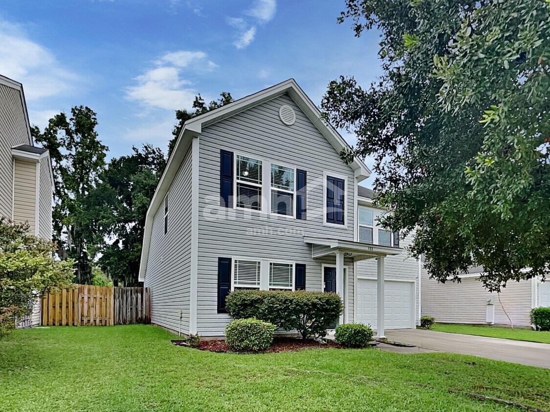 Foto principal - 153 Fox Glen Ct