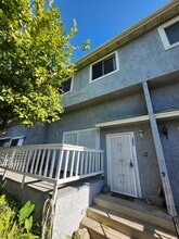 Building Photo - 1441 W Village Ln