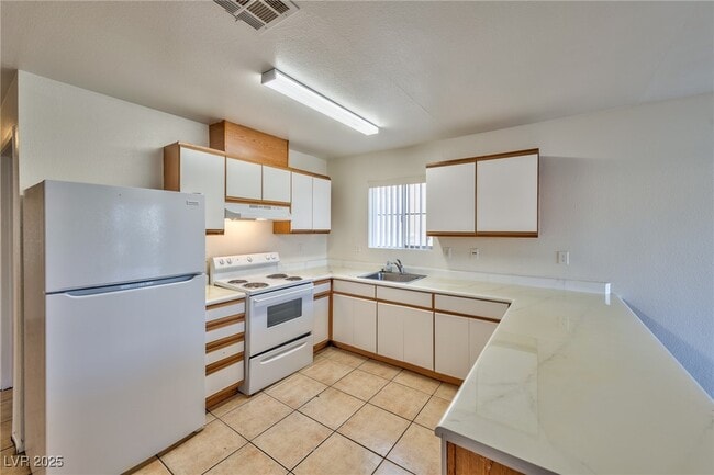 Building Photo - 6983 Appleton Dr
