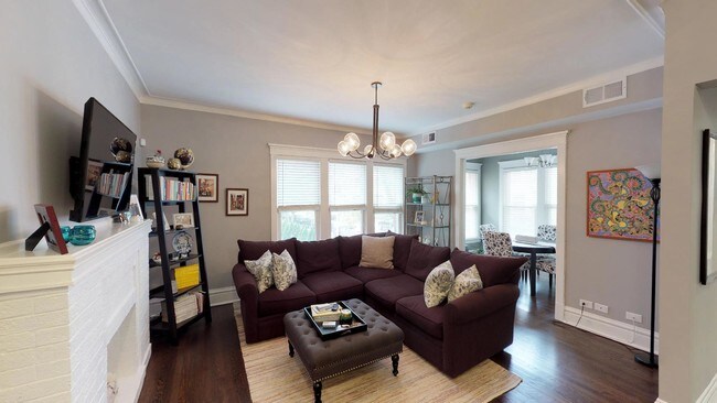 Foto del edificio - 725 W Buckingham Pl