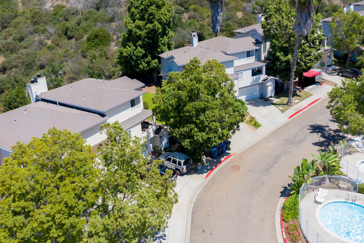 3 homes adosadas - Talmadge Canyon Park