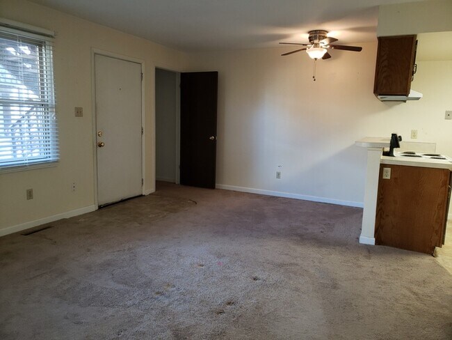 Building Photo - 1532 Trent Ct