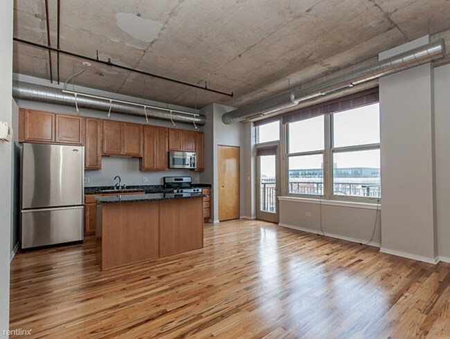 Building Photo - 6 S Laflin St