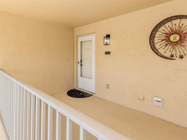 Building Photo - 5800 Sabal Trace Dr
