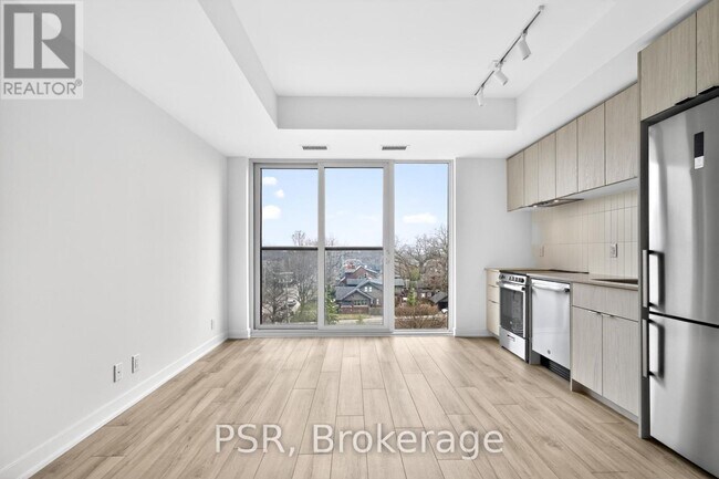 Photo du bâtiment - 1660 Bloor St W