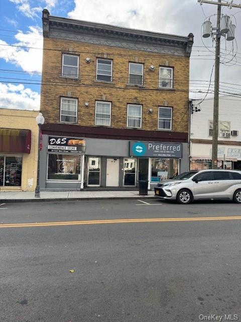 Primary Photo - 30 E Main St