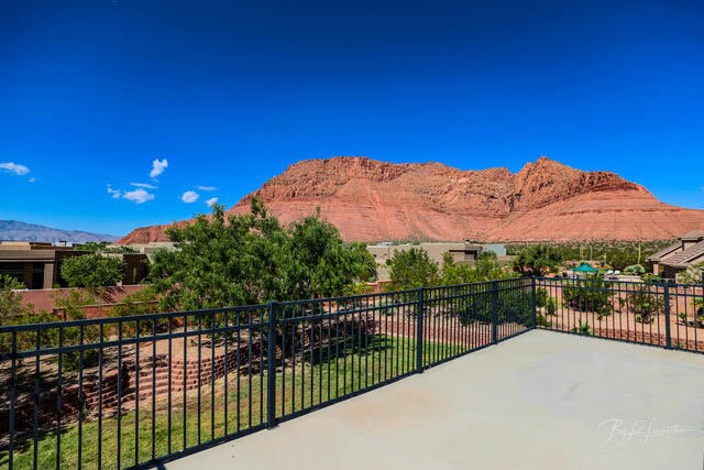 Foto del edificio - 307 Painted Hills Dr