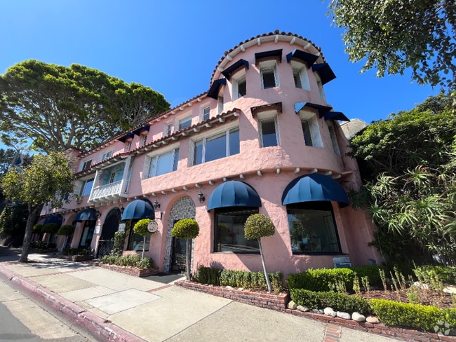 Building Photo - 212 N Coast Hwy