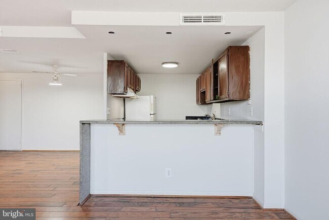 Foto del edificio - 4600 Duke St