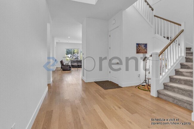 Foto del edificio - 16056 NW Ridgeline St
