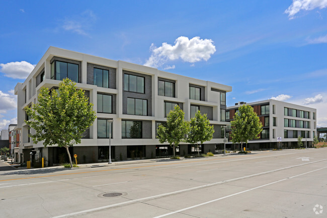 Building Photo - Habitat