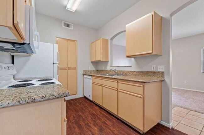 Foto del edificio - Fabulous Downstairs Condo at Silver Creek!