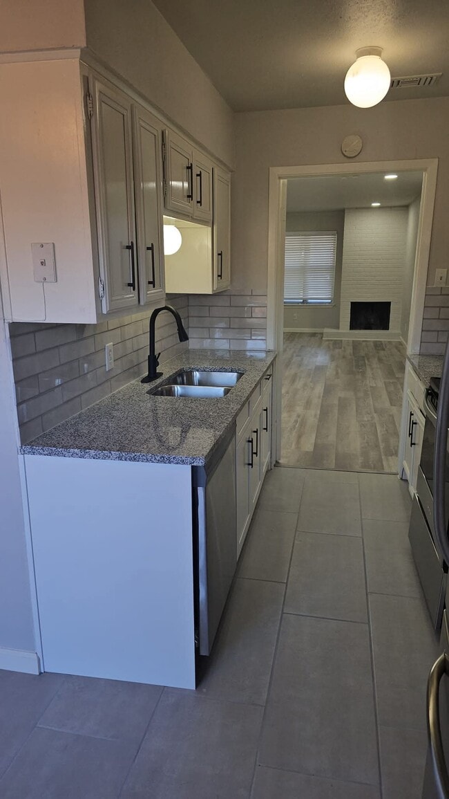 Building Photo - 13901 Brookgreen Dr