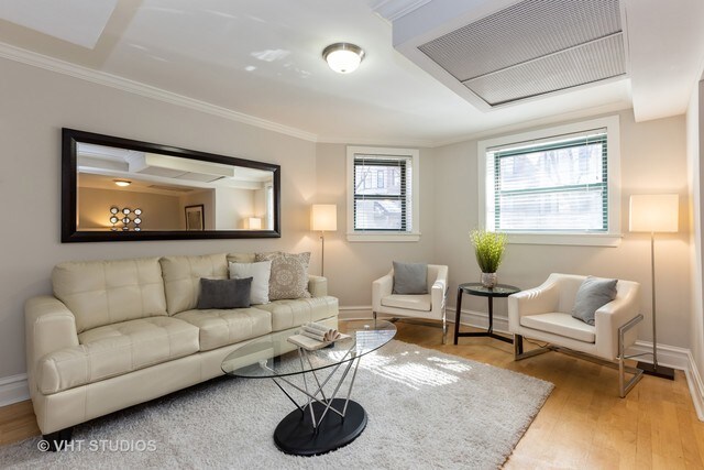 Foto del edificio - 836 W Lakeside Pl