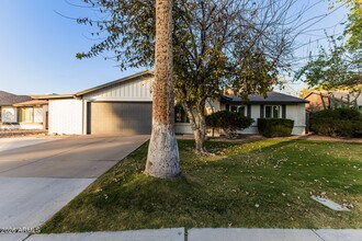 Building Photo - 3217 N Ellis St