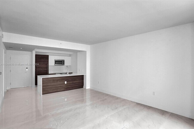 Building Photo - 301 Altara Ave