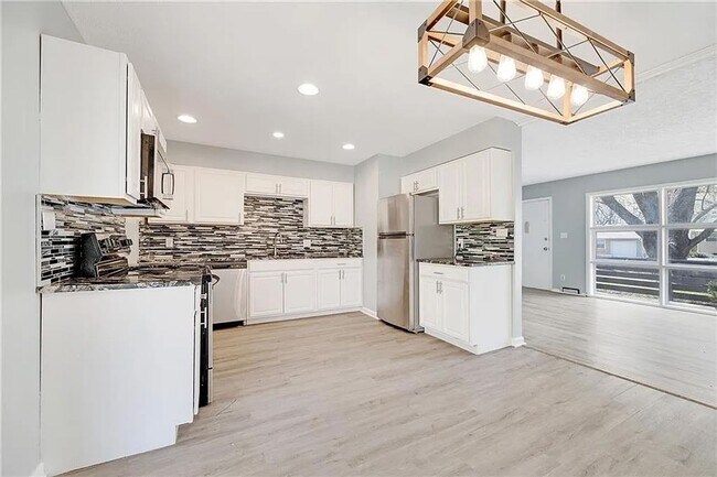 Foto del edificio - Don’t Miss This Updated 3-Bedroom Home