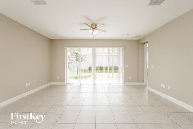 Foto del edificio - 1246 Stratton Ave