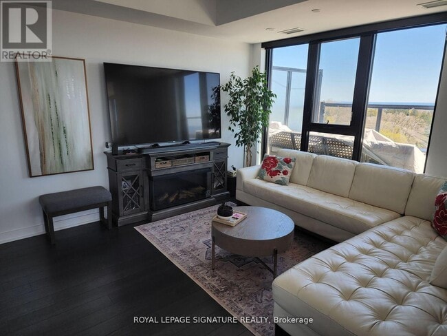 Building Photo - 2799 Kingston Rd