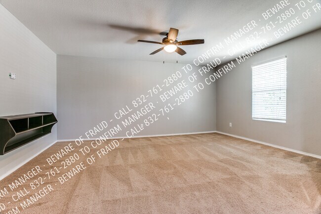 Foto del edificio - 1128 Foxglove Ln