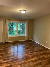 Building Photo - 8 Marble Ln