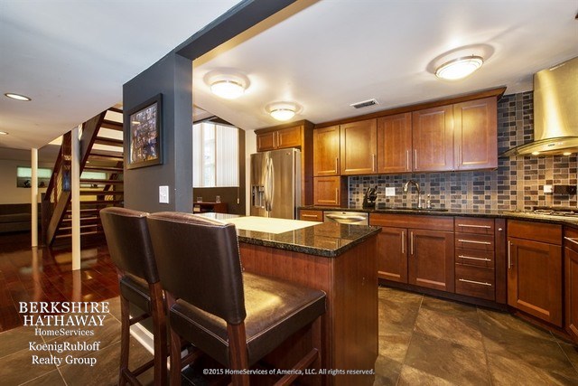 Building Photo - 656 W Buckingham Pl