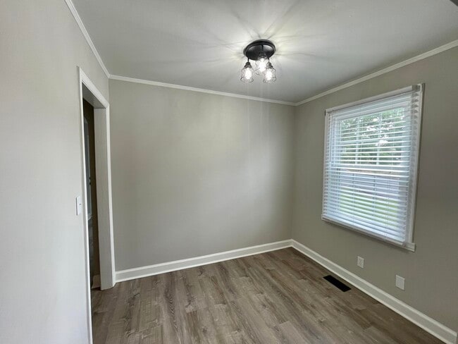 Building Photo - 302 Bluff Ave
