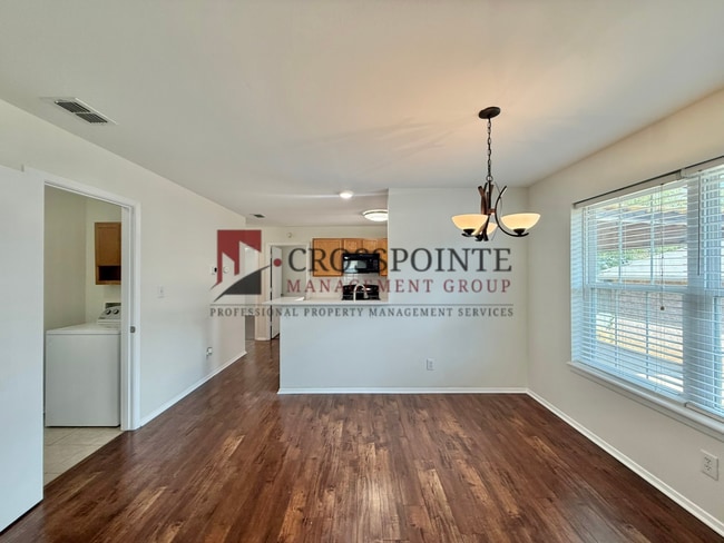 Building Photo - 408 Redbud Cir