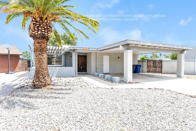 Building Photo - 4907 S Park Dr