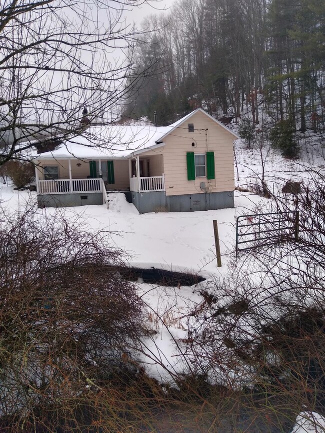 Winter scene - 3557 Flat Springs Rd