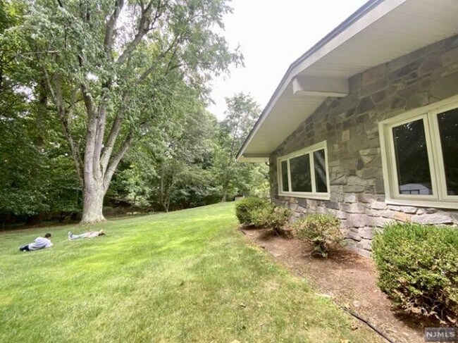 Building Photo - 78 Venus Dr
