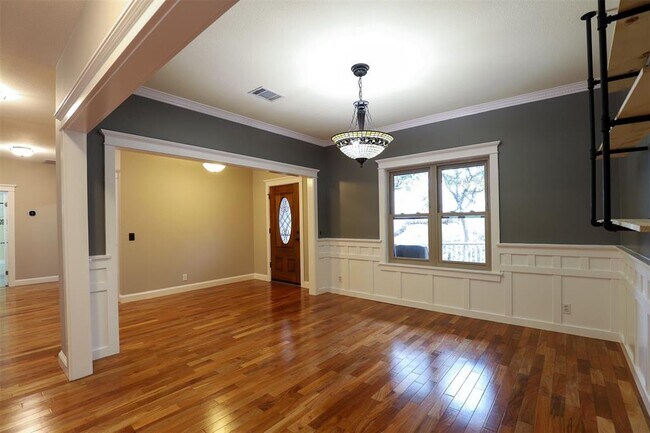 Building Photo - 8205 Mescalero Dr