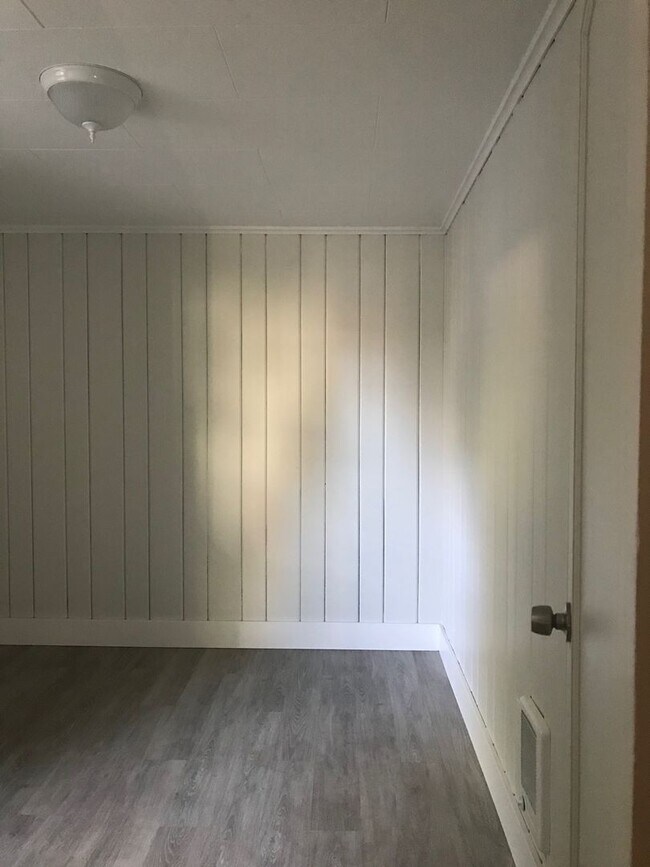 Building Photo - 115 N Jackson St