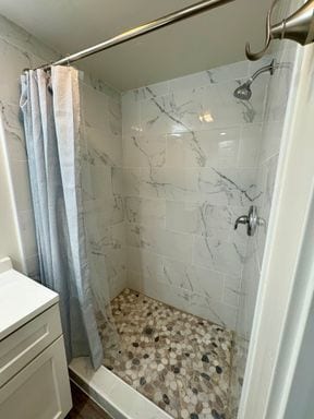 Building Photo - Darling Fully Remodeled Two Bedroom with G...