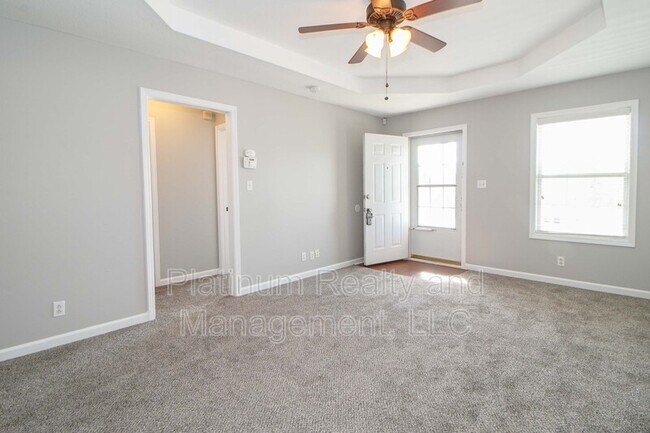 Building Photo - 1321 Venessa Dr