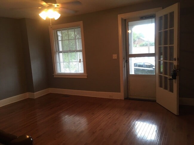 Foto del edificio - 3010 W Leigh St