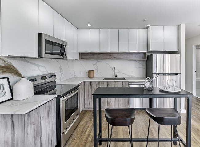 Building Photo - Indigo 141