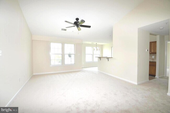 Foto del edificio - 7523 Snowpea Ct