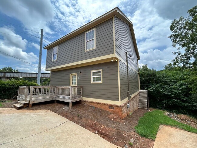 Building Photo - 840 MLK Parkway