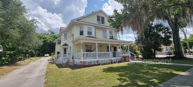Building Photo - 136 W Howry Ave