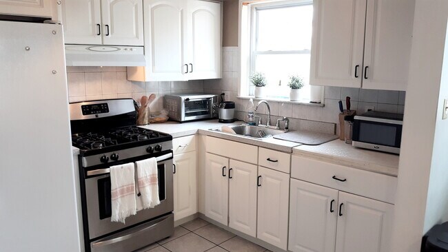 AMPLE CABINETS & COUNTERTOPS - 901 Park Ave