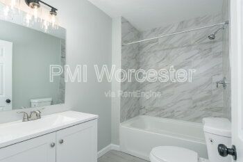 Foto del edificio - 8 Pond St