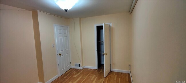 Building Photo - 151-27-151-12 12th Ave