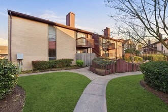 Building Photo - 12905 Woodforest Blvd